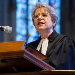 The Pastor Blackmails Leo: «Women Priests Or No Unity» leo xiv women priest