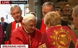 Benedetto XVI incontra donna prete