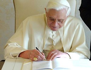 Benedetto XVI scrive