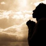La fede è la “stampella” contro le avversità? Un falso mito smontato in sei punti