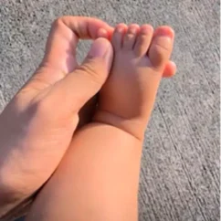 “Toesary”, una curiosa idea per unire maternità e Rosario toesary